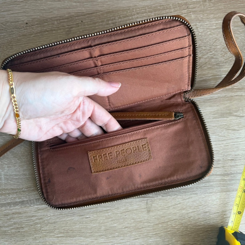 Free People Vegan Leather Zip Around Wristlet Wallet Tan Brown Boho Studded - Picture 2 of 10